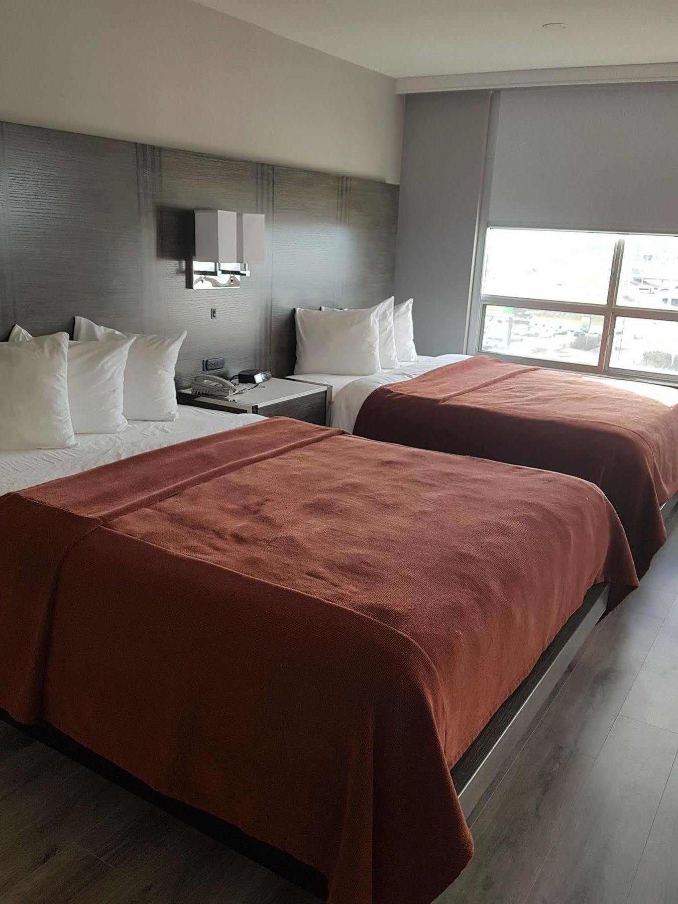 Hotel Carlingview Toronto Airport Mississauga Esterno foto